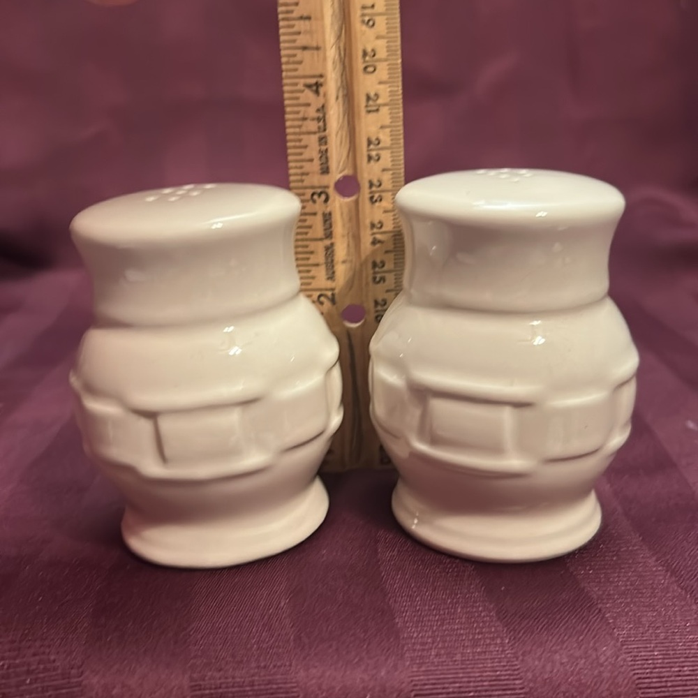 Longaberger Ivory Salt and Pepper Shakers - Picture 4 of 4